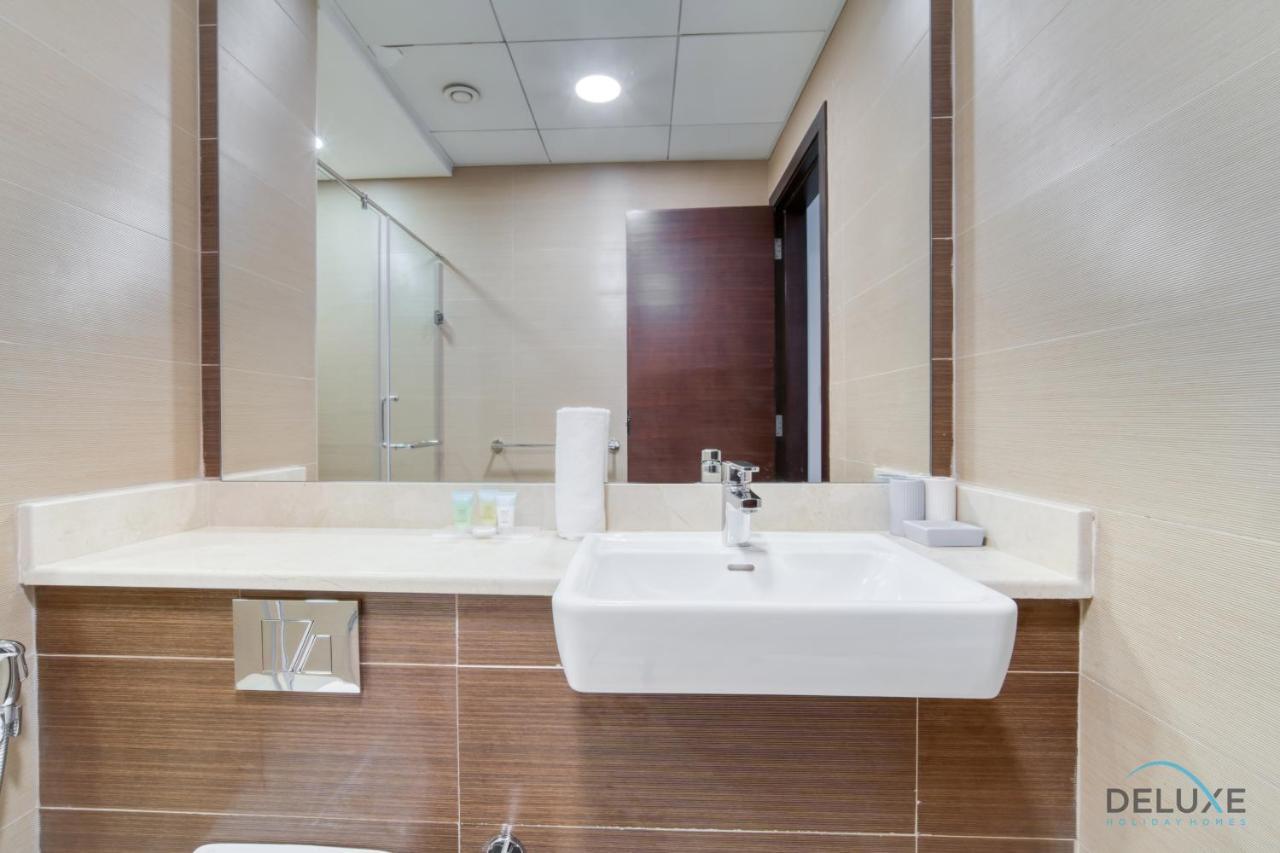 Rustic 2br At Sparkle Tower 1 Marina By Deluxe Homes *